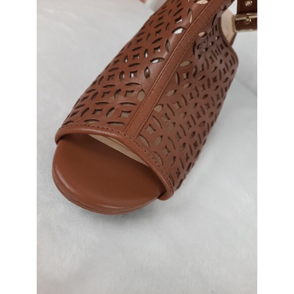 Alex Marie Brown Size 10 Cutout, Open Toe Slingback Sandals - Picture 7 of 15